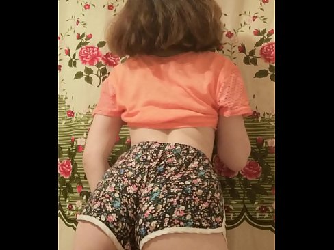 ❤️ Mozo sexy quitándose os calzóns ante a cámara ️ Vídeo porno en nós ❤
