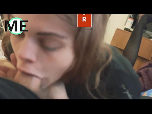 ❤️ Palo de garganta, pantalóns rasgados e tacóns rasgados agradable de coñecer ️ Vídeo porno en nós ❤
